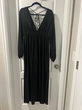 Chiffon Deep V Long-Sleeve Black Maxi Dress with Back Tie